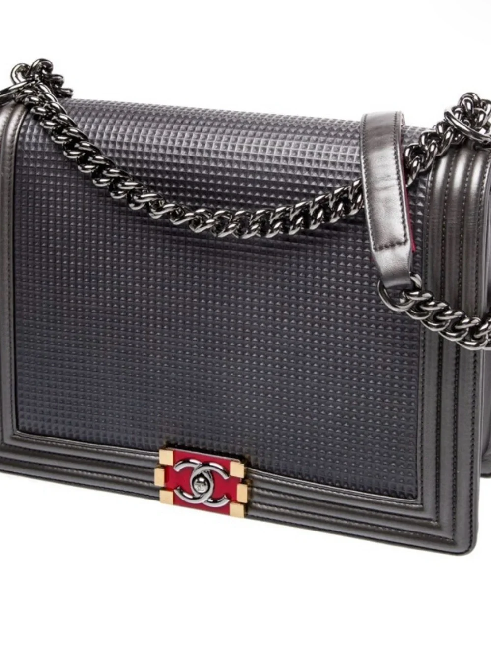 CHANEL Textured Gray Messenger Bag with Chain Strap and Red Accent XXL